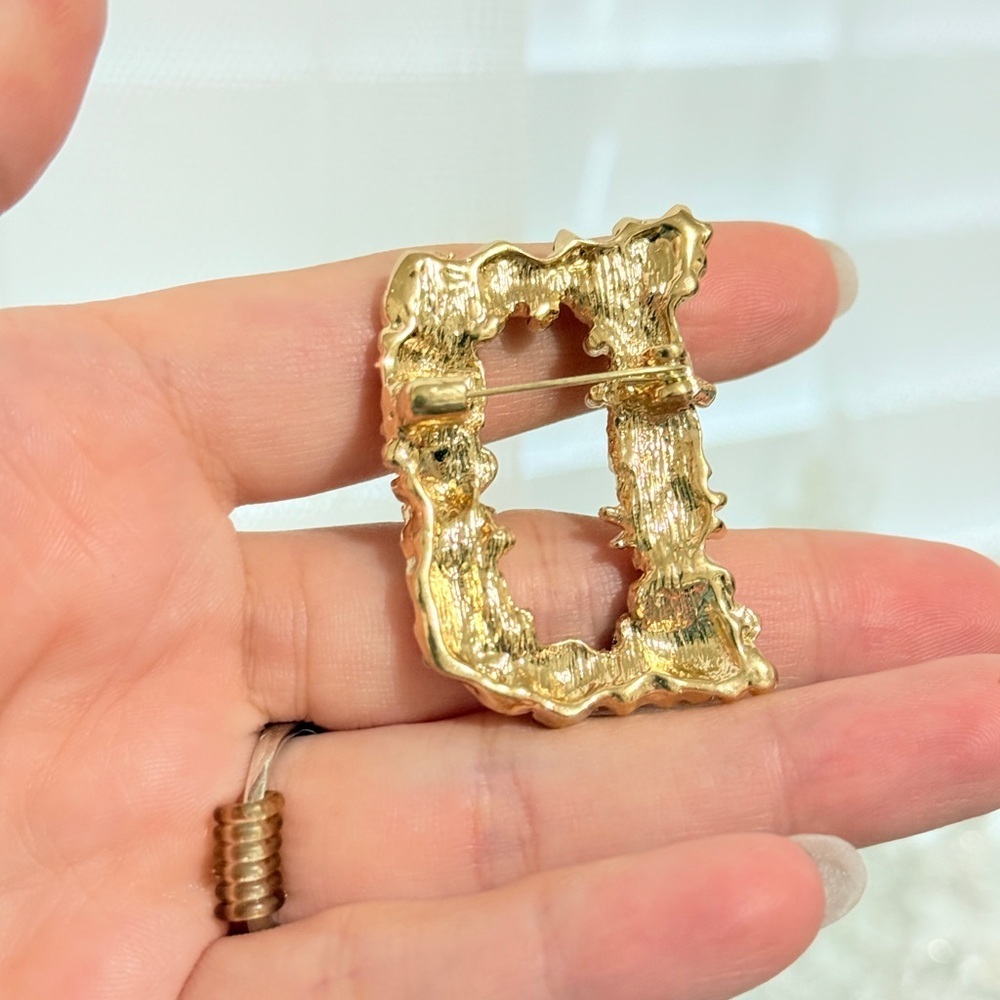 Elegant D Gold and Multicolor Brooch - Picture 4 of 5